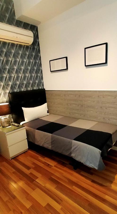 Single Rooms - Madrid — Fotos 3